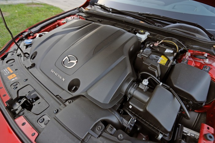 Benzinmotor, ami eddig még senkinek nem sikerült – Mazda3 Skyactiv-X teszt 98 Benzinmotor, ami eddig még senkinek nem sikerült – Mazda3 Skyactiv-X teszt 98