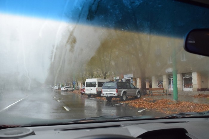 Párás szélvédő miatt gázoltak el egy nőt a zebrán