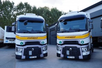 Ezekkel a kamionokkal szállítják az árukat a repterekre