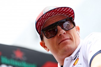 F1: Räikkönen úgy vezet, mint egy nagypapa