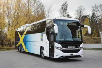 Napelemes busszal utaznak a sífutók