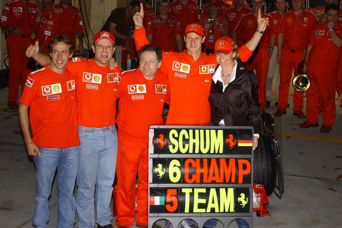 F1: Hamilton már túlszárnyalta Schumachert