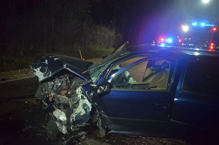 Bespeedezve tört rommá két autót a 19 éves sofőr Győr mellett 1
