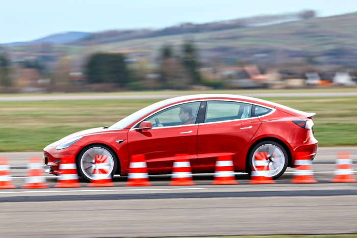 Mivel tud többet a Tesla a Hyundainal? 3 Mivel tud többet a Tesla a Hyundainal? 3