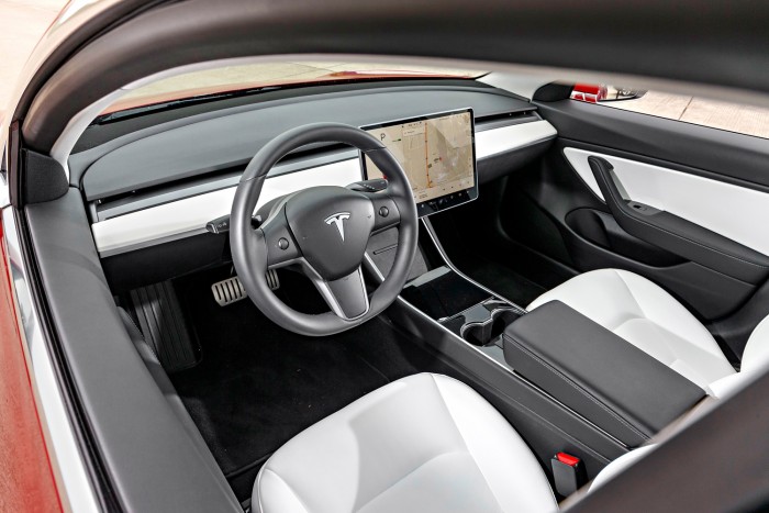 Mivel tud többet a Tesla a Hyundainal? 5 Mivel tud többet a Tesla a Hyundainal? 5