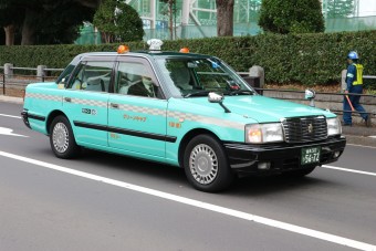 Tokió az autóbuzi szemével