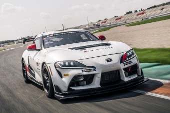 430 lóerős versenyautót csinált a Toyota a Suprából