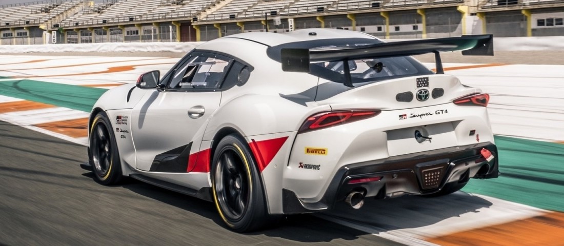 430 lóerős versenyautót csinált a Toyota a Suprából