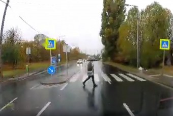 Nem sokon múlt a gyalogos élete a Jászberényi úton