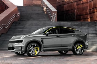 Már terepkupéja is van a svéd-kínai autógyártónak