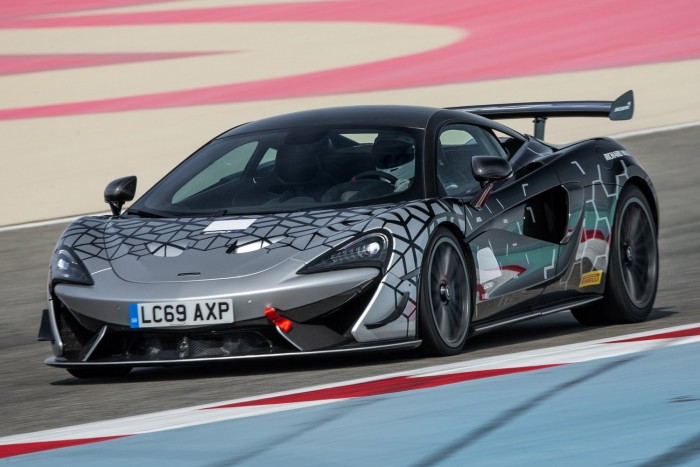 Utcára szelídítették a McLaren versenyautóját