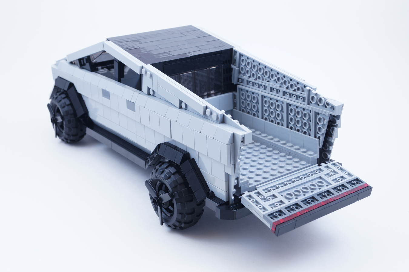 Hamarabb készül el a LEGO Cybertruckja, mint a Tesláé? 8