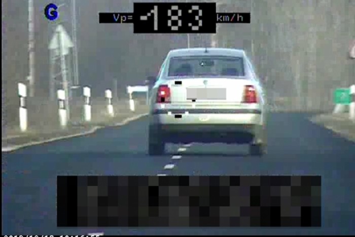 Hihetetlen tempóra gyorsított az ittas hazai autós 1 | Vezess Hihetetlen tempóra gyorsított az ittas hazai autós 1