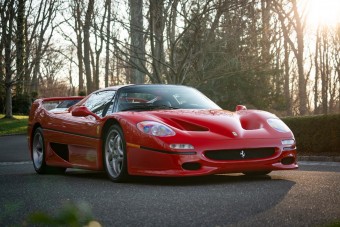 Címlapsztár ez a Ferrari F50-es