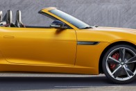 Teljesen átrajzolták a Jaguar F-Type-ot 33