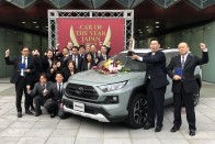 Japánban a Toyota RAV4 az év autója 8