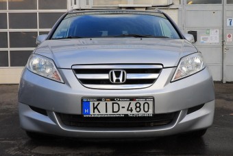 Egyedülálló trükkjei vannak ennek a használt családi Hondának