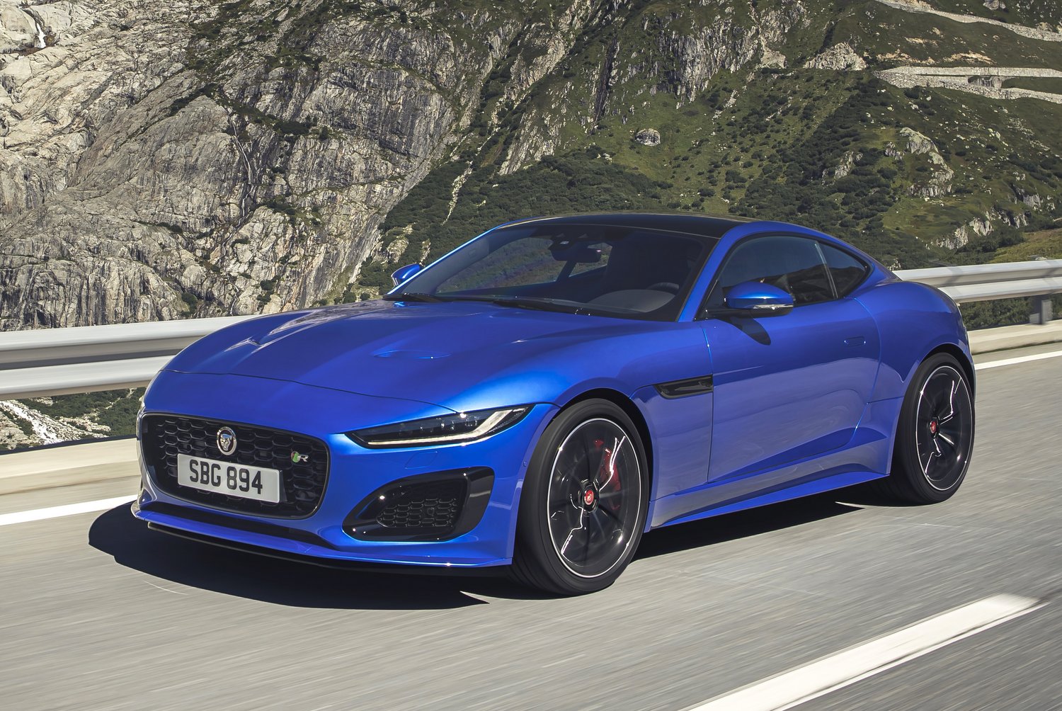 Teljesen átrajzolták a Jaguar F-Type-ot 18