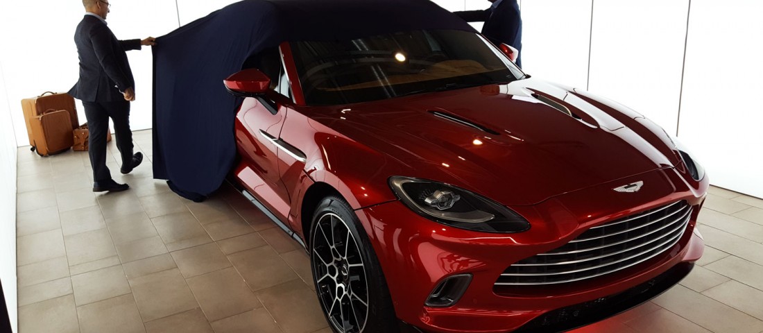 70 millió forintért kesztyűtartós autót?