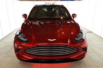 70 millió forintért kesztyűtartós autót?