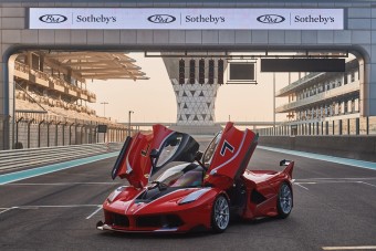 Itt egy milliárdos játékszer versenylázban égő milliárdosoknak