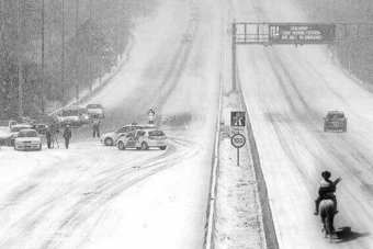 Felrobbant a Facebook a hókáosz miatt, óriási a panaszáradat