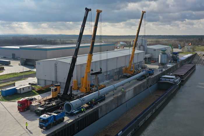 Majdnem százméteres jármű bukkan fel a magyar sztrádákon