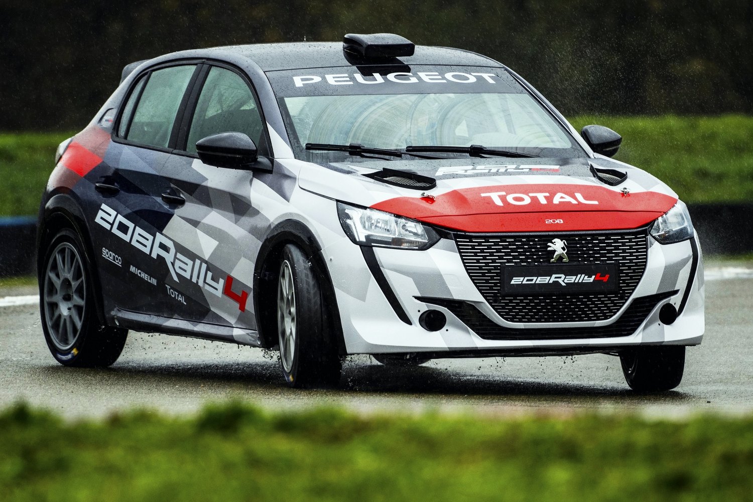 208 lóerős a legbrutálisabb Peugeot 208 5