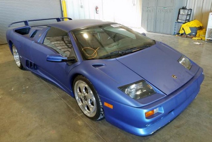 Nem véletlenül olcsó ez a ritka Lamborghini Diablo