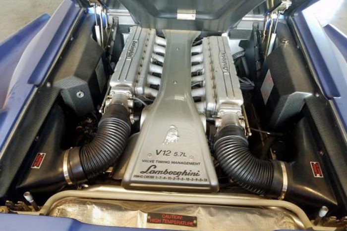 Nem véletlenül olcsó ez a ritka Lamborghini Diablo 8