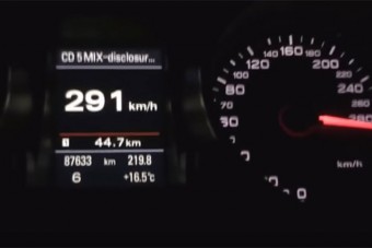 300-zal száguldott a román audis Debrecennél, aztán volt képe kitenni a videót a netre