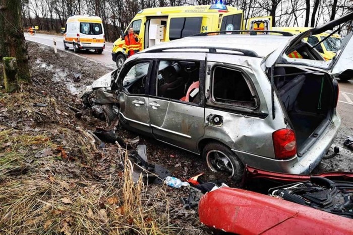 Mentőhelikopter érkezett a 25-ösön történt balesethez