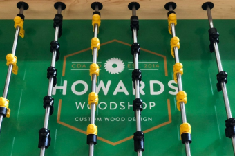 Ehhez a csocsóasztalhoz kell az egész kocsma