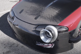 Így kell melózni a világ leggyorsabb kézi váltós kocsijában