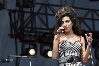 Elárverezik Amy Winehouse személyes tárgyait