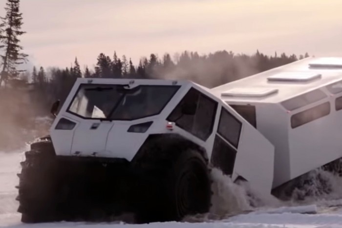 Jég és víz sem akadály az orosz szörnynek