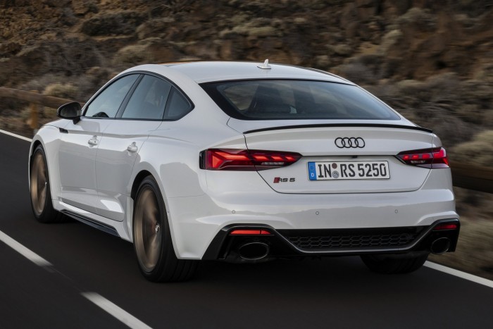 Megvadultak az Audi túrakupéi 10