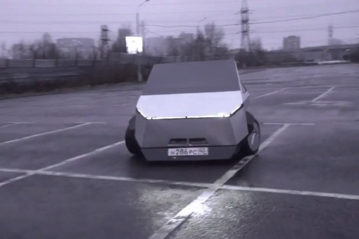 Az oroszok megcsinálták a saját Cybertruckjukat
