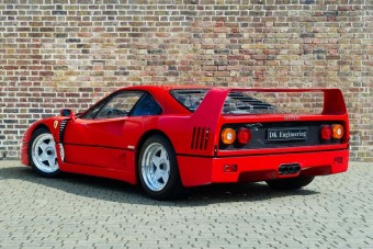 460 millió forintért eladó egy ritka F40