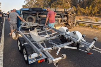 Ezért nem előzünk őrült módjára hajót vontatva