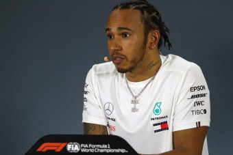 F1: Hamilton 100 milliót adományoz Ausztráliának