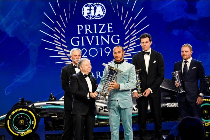 Hamilton: Néha jó a változás! 1 | Vezess Hamilton: Néha jó a változás! 1