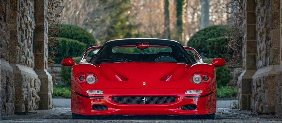 Címlapsztár ez a Ferrari F50-es