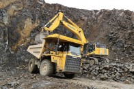 Robbantás Komlón: 30 ezer tonna kő omlott le 47