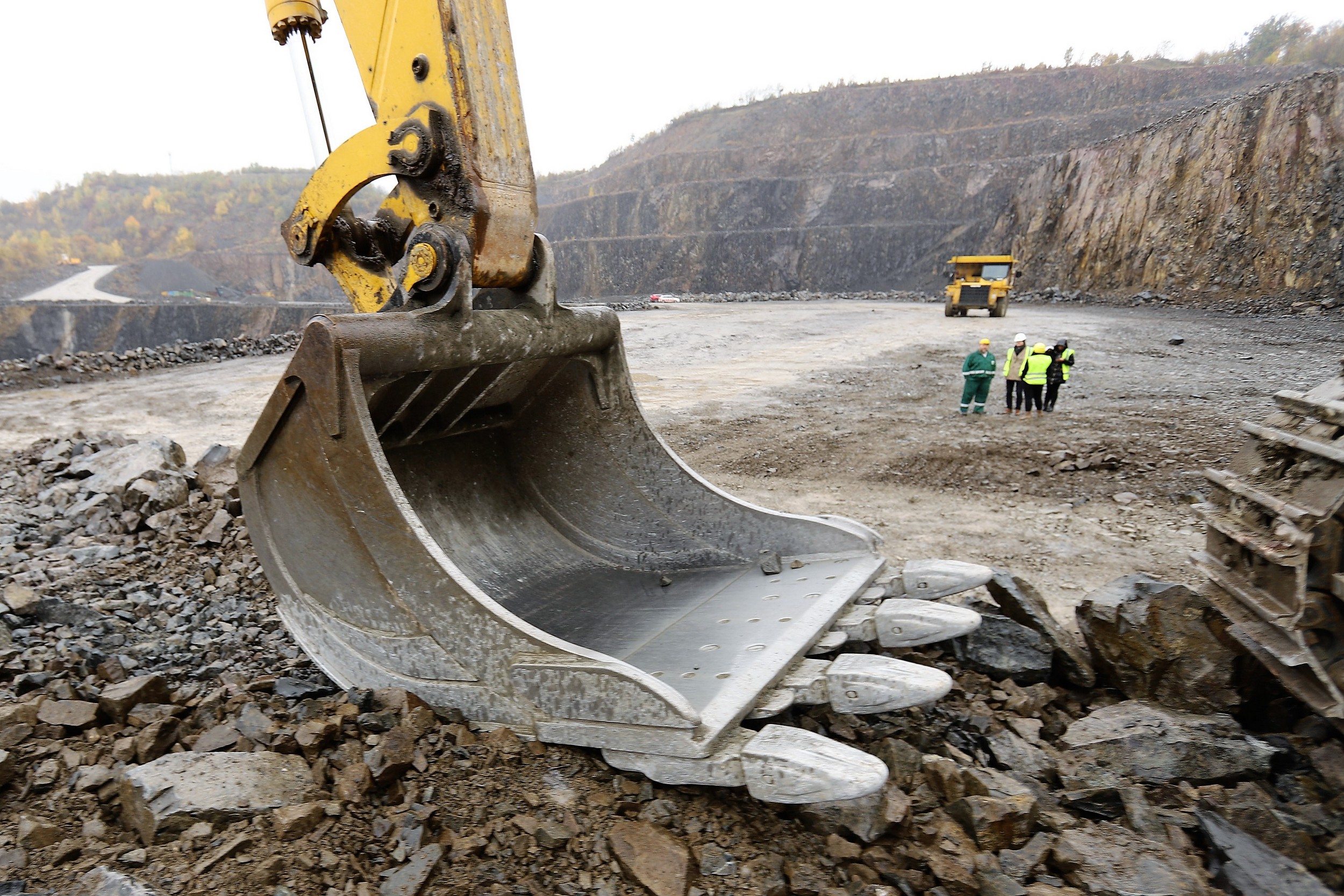 Robbantás Komlón: 30 ezer tonna kő omlott le 18