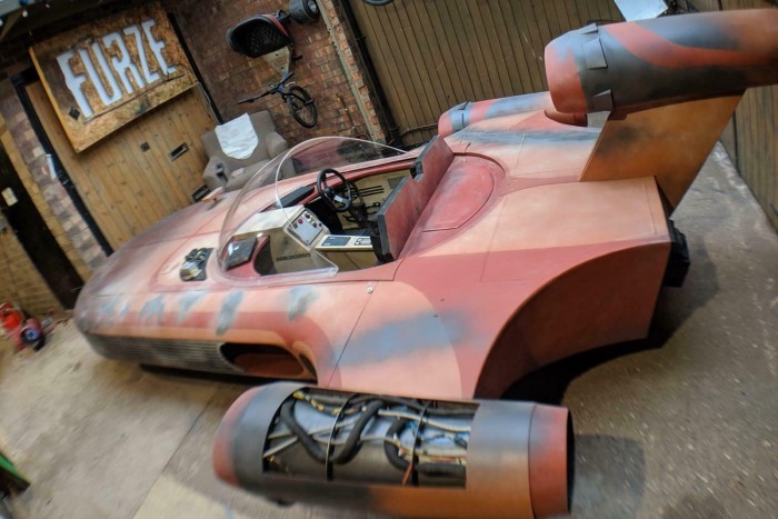 Hősünk az ember, aki garázsában építette meg Skywalker homokfutóját