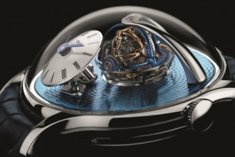 Egy vagyont kérnek ezért a nyakatekert óráért