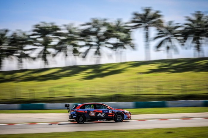 Michelisz nyert Malajziában, nagyot lépett a bajnoki cím felé