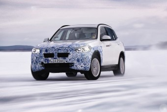 Csapatós autó lesz az elektromos BMW X3