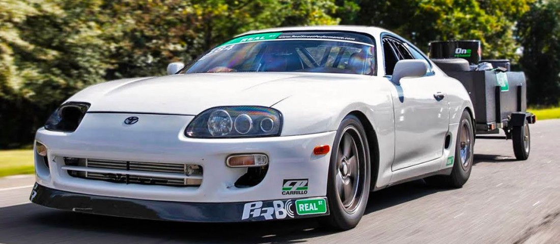 Brutális gyorsulási versenyautó, amivel akár vontathatsz is